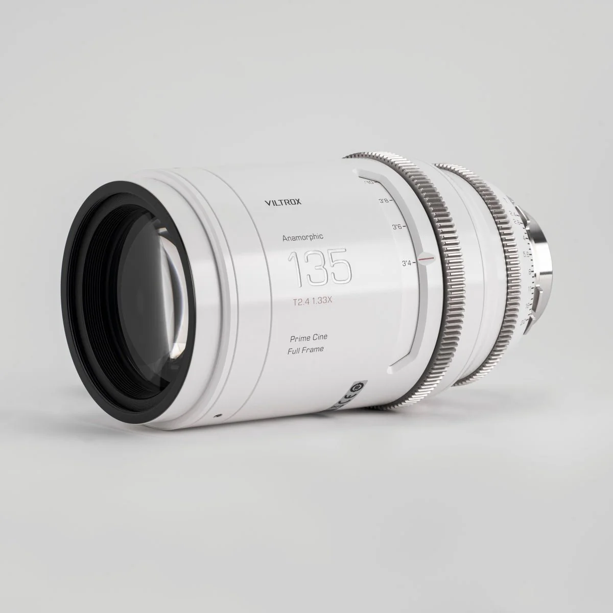 Viltrox EPIC 135mm T2.4 1.33X PL Full-Frame Anamorphic Cine Lens - Image 5