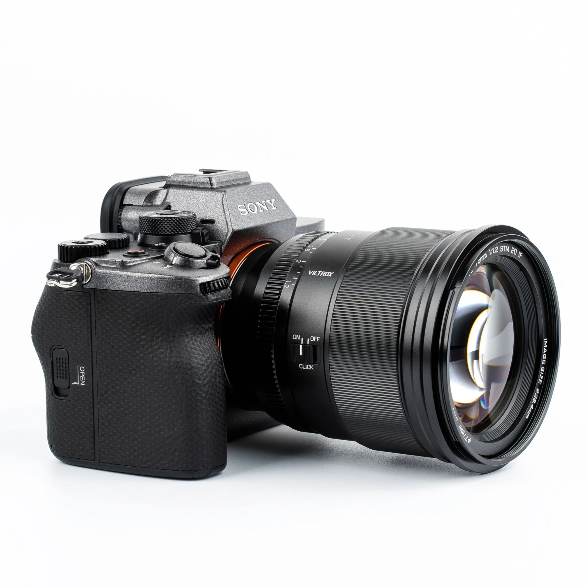 Viltrox AF 75mm F1.2 Pro APS-C Lens for Sony E-Mount - Image 3